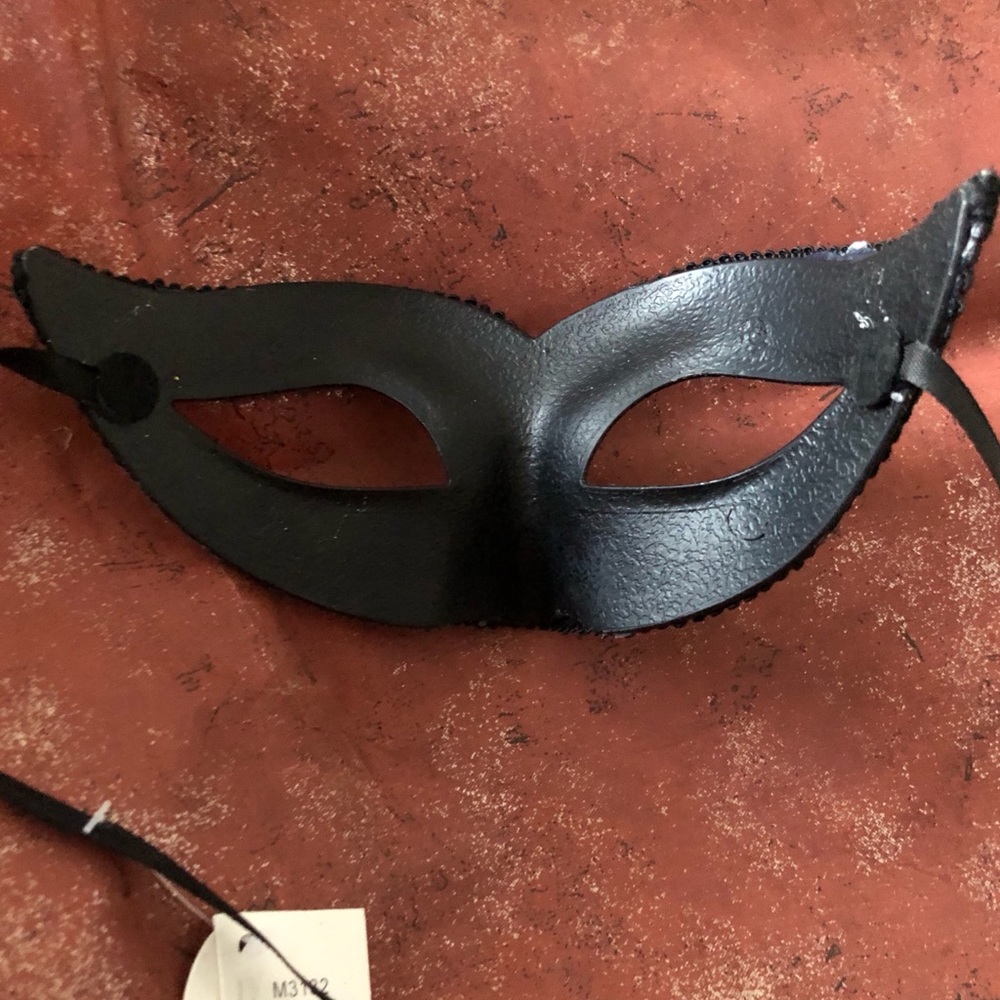 Masquerade mask - Picture 3 of 4